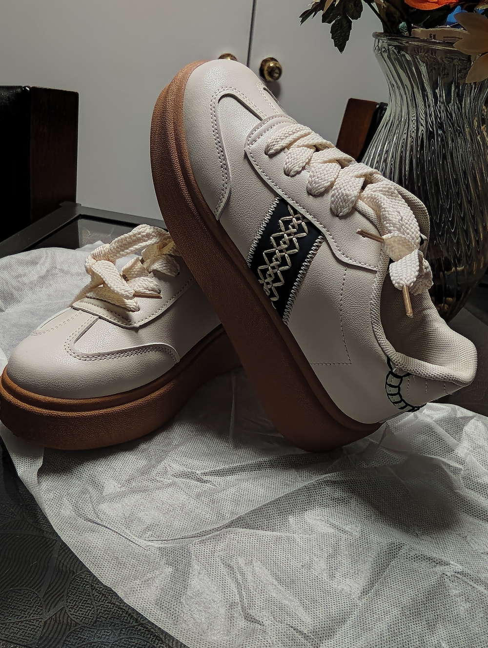 **WHITE & TAN PLATFORM SNEAKERS FOR WOMEN** ππ²π²π²π²π²π² - Picture 8 of 9